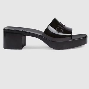 NWOT Women's Gucci black rubber slide sandal